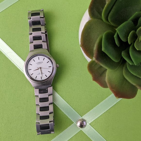 Loreo Quartz Lightweight Ultrathin Watch - Picture 2 of 5
